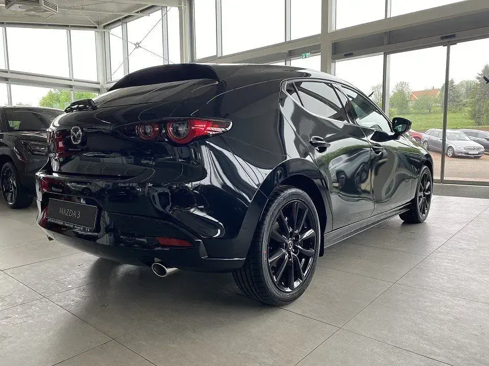 Neu Mazda 3 Homura-Line 140 PS (102 kW) 2026 Schwarz Limousine
