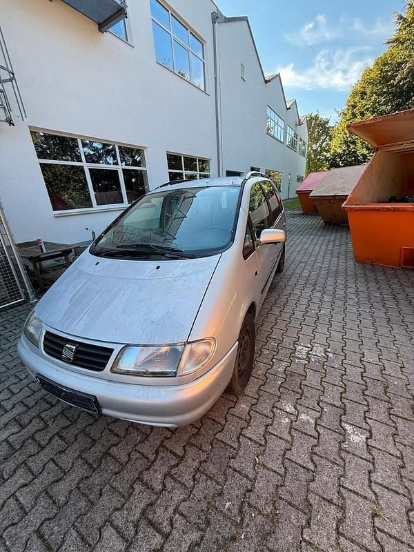 Silber Gebraucht 2000 Seat Alhambra Van / Kleinbus | 1.000 € (Guter Preis) - Bild 1/4