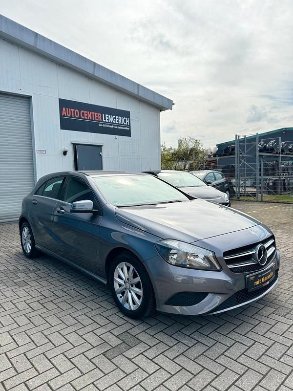 Gebraucht Mercedes A180 Style 122 PS (89 kW) 2013 Grau Limousine