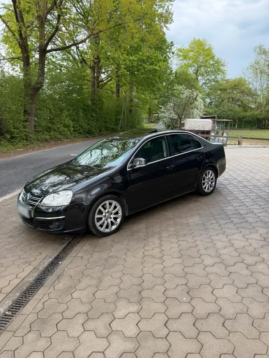 Second-hand VW Jetta 200 CP (147 kW) 2006 Negru Berlinǎ