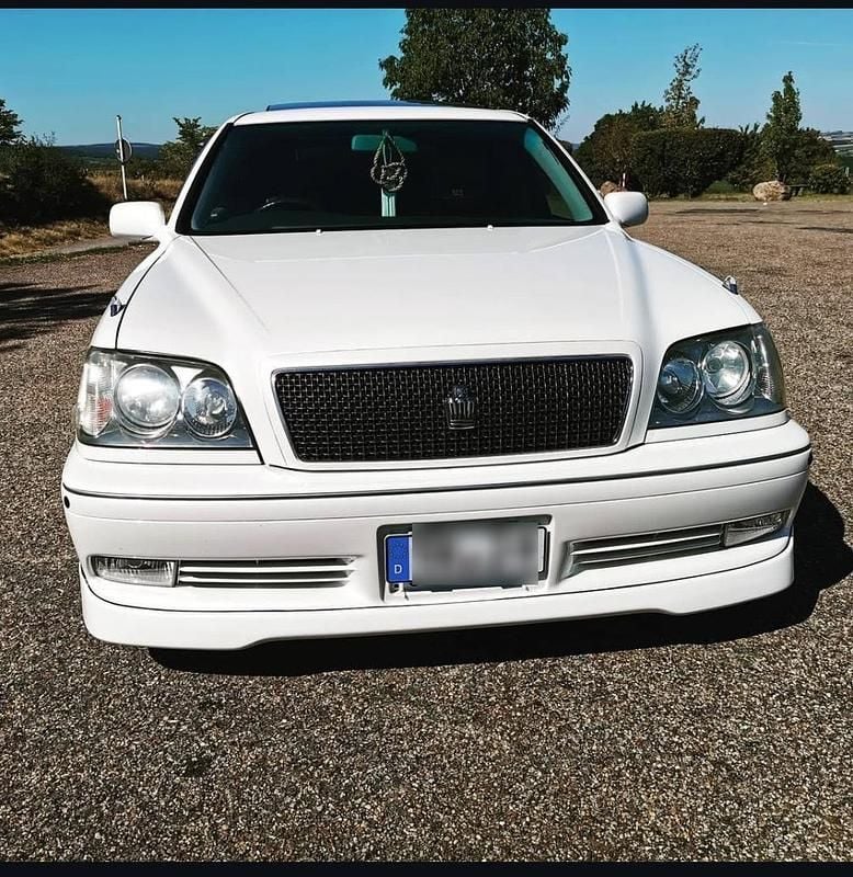 Weiß Gebraucht 1999 Toyota Crown Limousine | 15.000 € - Bild 1/4