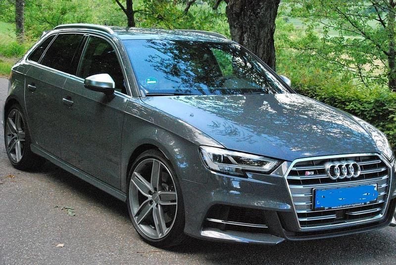 Gebraucht Audi S3 Sport 300 PS (220 kW) 2019 Grau Limousine