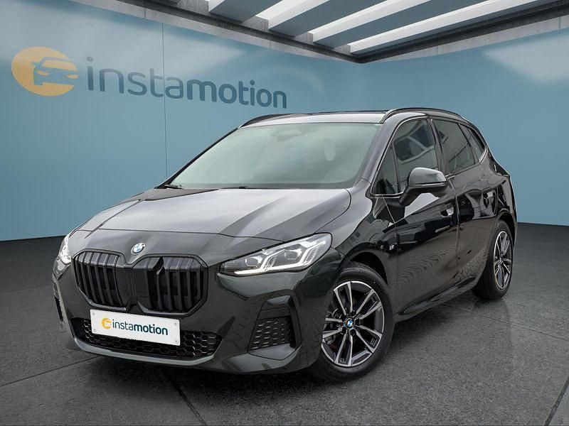 Grün Gebraucht 2023 BMW 218 Active Tourer Van / Kleinbus | 26.499 € (Fairer Preis) - Bild 1/4