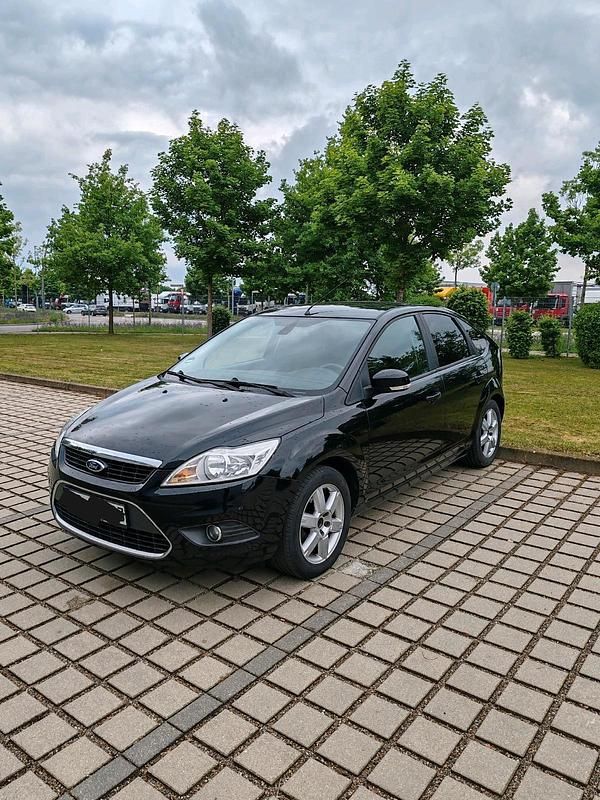 Schwarz Gebraucht 2010 Ford Focus Kleinwagen | 2.700 € (Fairer Preis) - Bild 1/4