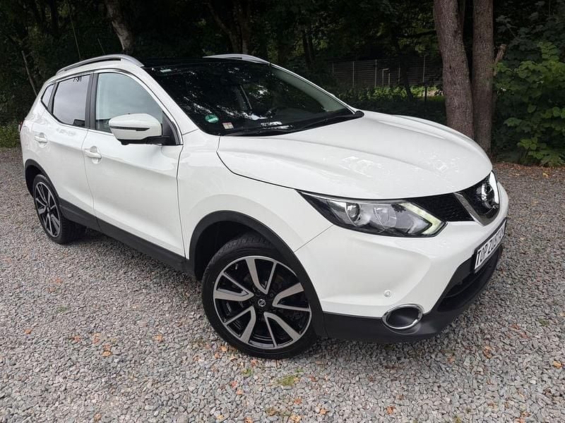 Weiß Gebraucht 2016 Nissan Qashqai 360º SUV | 12.999 € (Guter Preis) - Bild 1/4