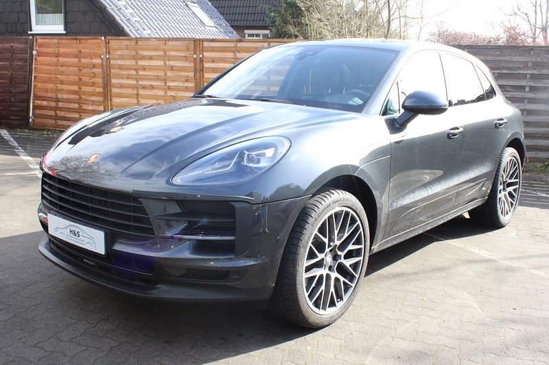 Gebraucht Porsche Macan 245 PS (180 kW) 2019 Vulkangrau SUV