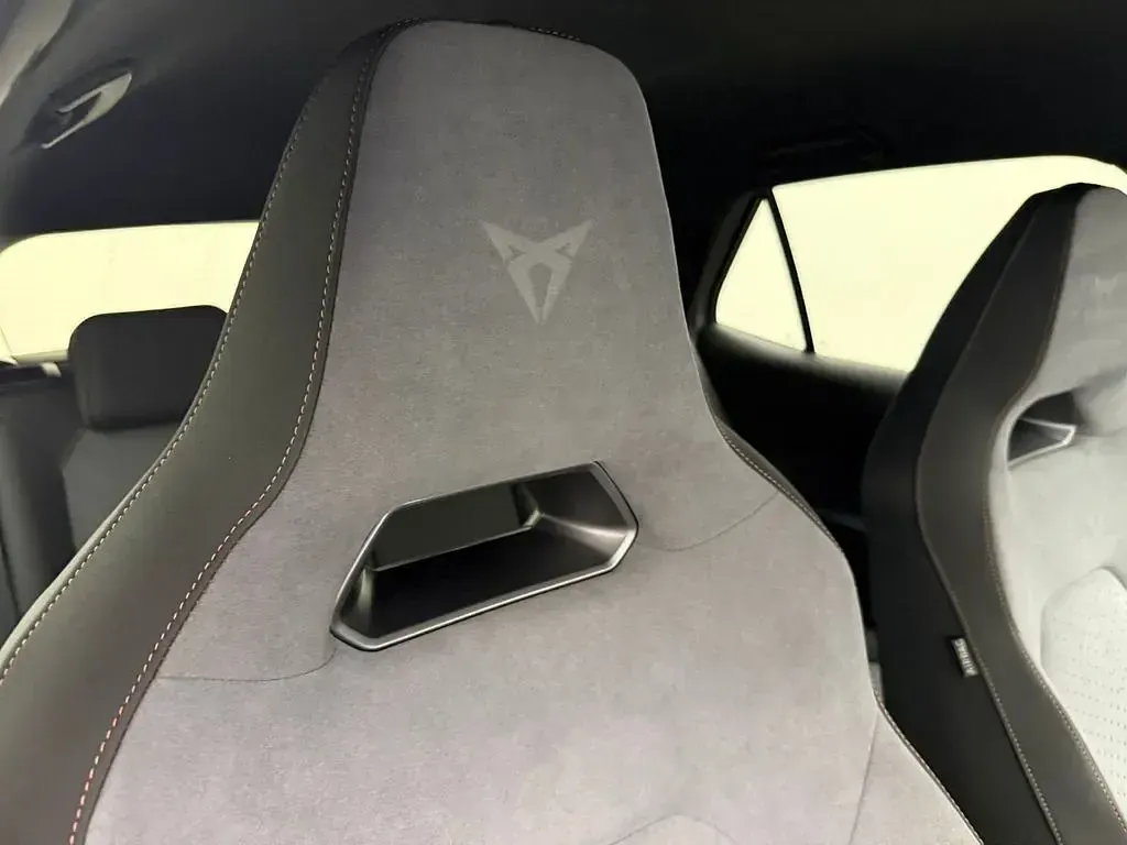 Gebraucht Cupra Born 150 kW (204 PS) 2024 Grau Kleinwagen