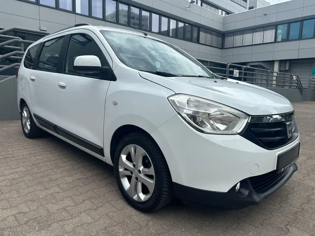 Gebraucht Dacia Lodgy 107 PS (78 kW) 2016 Weiß Van / Kleinbus