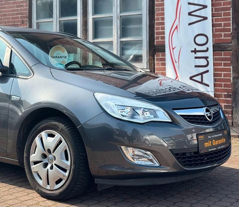 Gebraucht Opel Astra 140 PS (102 kW) 2011 Grau Kombi