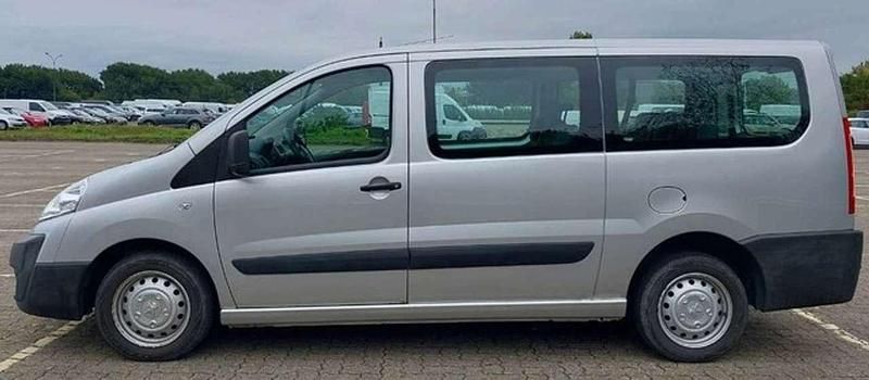 Gebraucht Peugeot TePee 128 PS (94 kW) 2014 Silber Van / Kleinbus