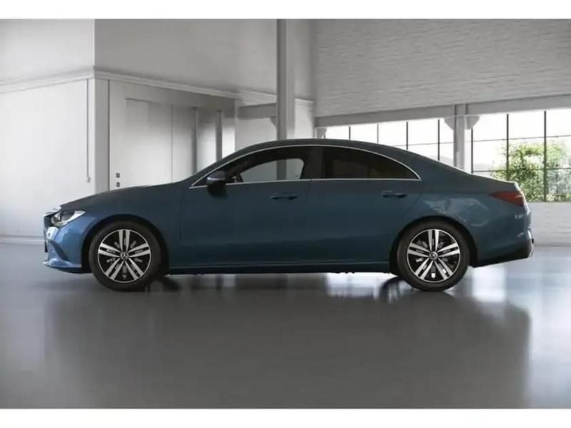 Gebraucht Mercedes CLA200 Progressive 150 PS (110 kW) 2022 Denimblau metallic Coupé