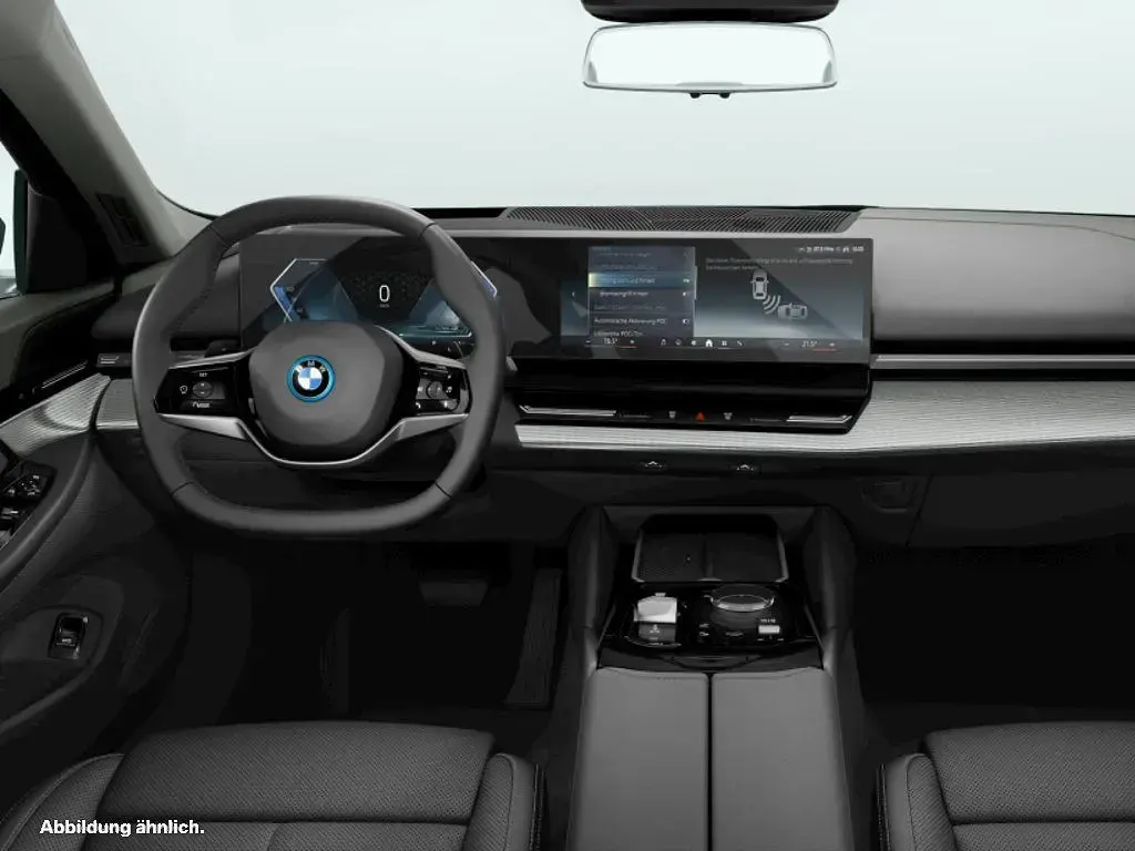 Gebraucht BMW 550e Comfort Edition 489 PS (359 kW) 2025 Limousine