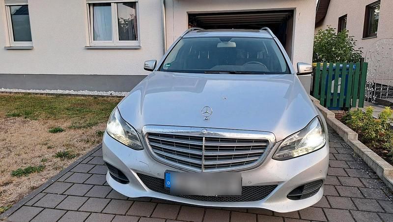 Silber Gebraucht 2015 Mercedes E220 Kombi | 8.700 € (Superpreis) - Bild 1/4