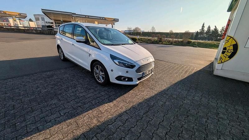 Gebraucht Ford S-MAX 179 PS (131 kW) 2019 Weiß Van / Kleinbus