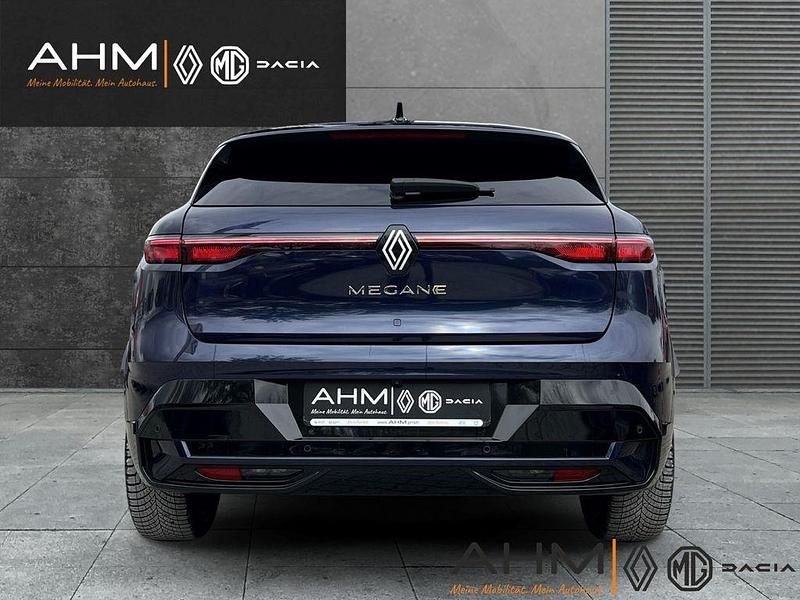 Używany Renault Megane E-Tech Techno 160 kW (218 KM) 2022 Niebieski Sedan/Limuzyna
