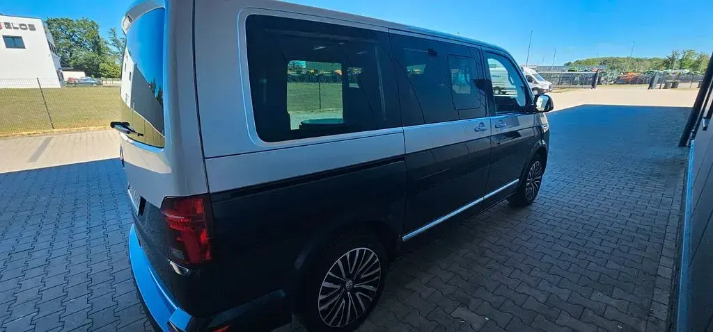 Gebraucht VW Multivan 204 PS (150 kW) 2023 Blau Van / Kleinbus