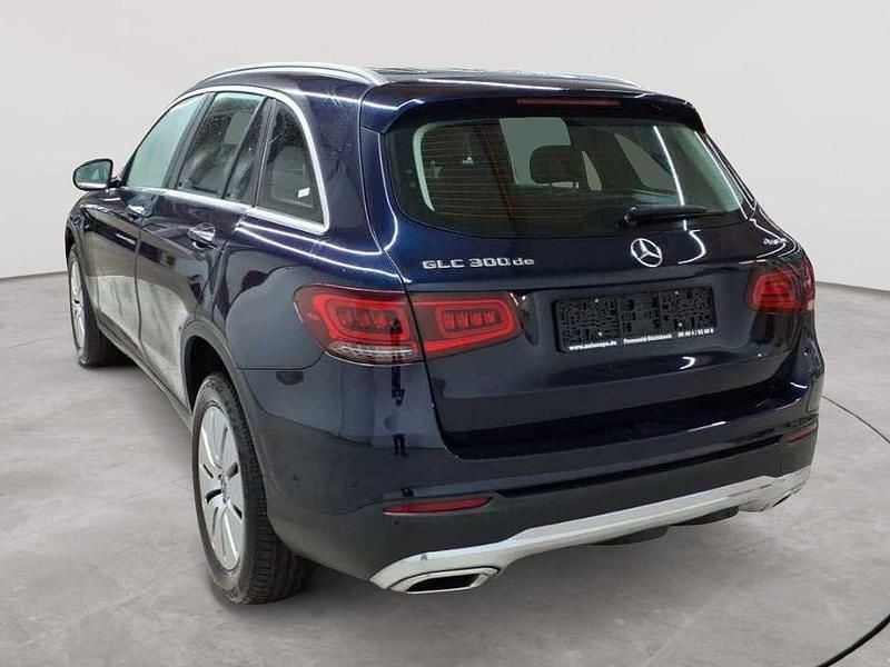 Gebraucht Mercedes GLC300e 194 PS (142 kW) 2021 Cavansitblau metallic SUV