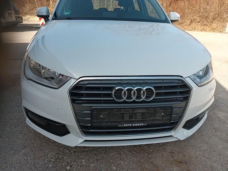 Gebraucht Audi A1 Sportback Sport 95 PS (69 kW) 2017 Weiß Kleinwagen