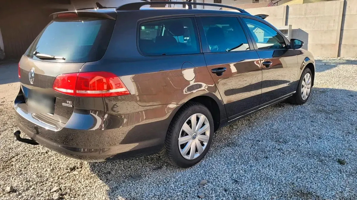 Gebraucht VW Passat 150 PS (110 kW) 2012 Braun Kombi