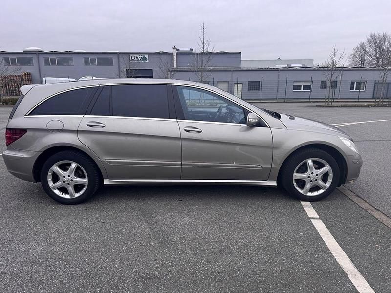Gebraucht Mercedes R320 224 PS (164 kW) 2006 Gold Van / Kleinbus