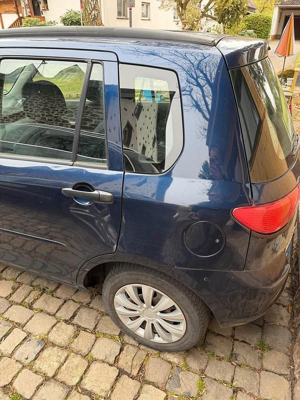 Second-hand Mazda 2 80 CP (58 kW) 2004 Albastru Hatchback