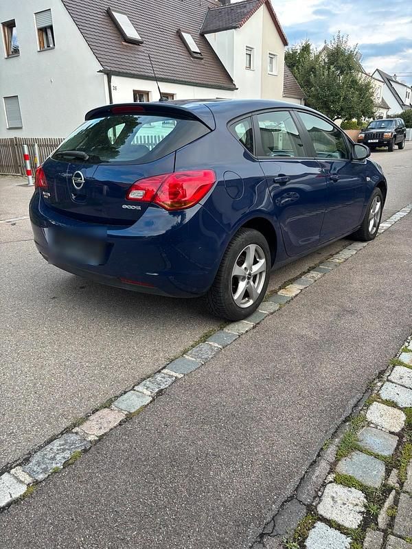 Blau Gebraucht 2012 Opel Astra Kleinwagen | 4.400 € (Guter Preis) - Bild 1/4