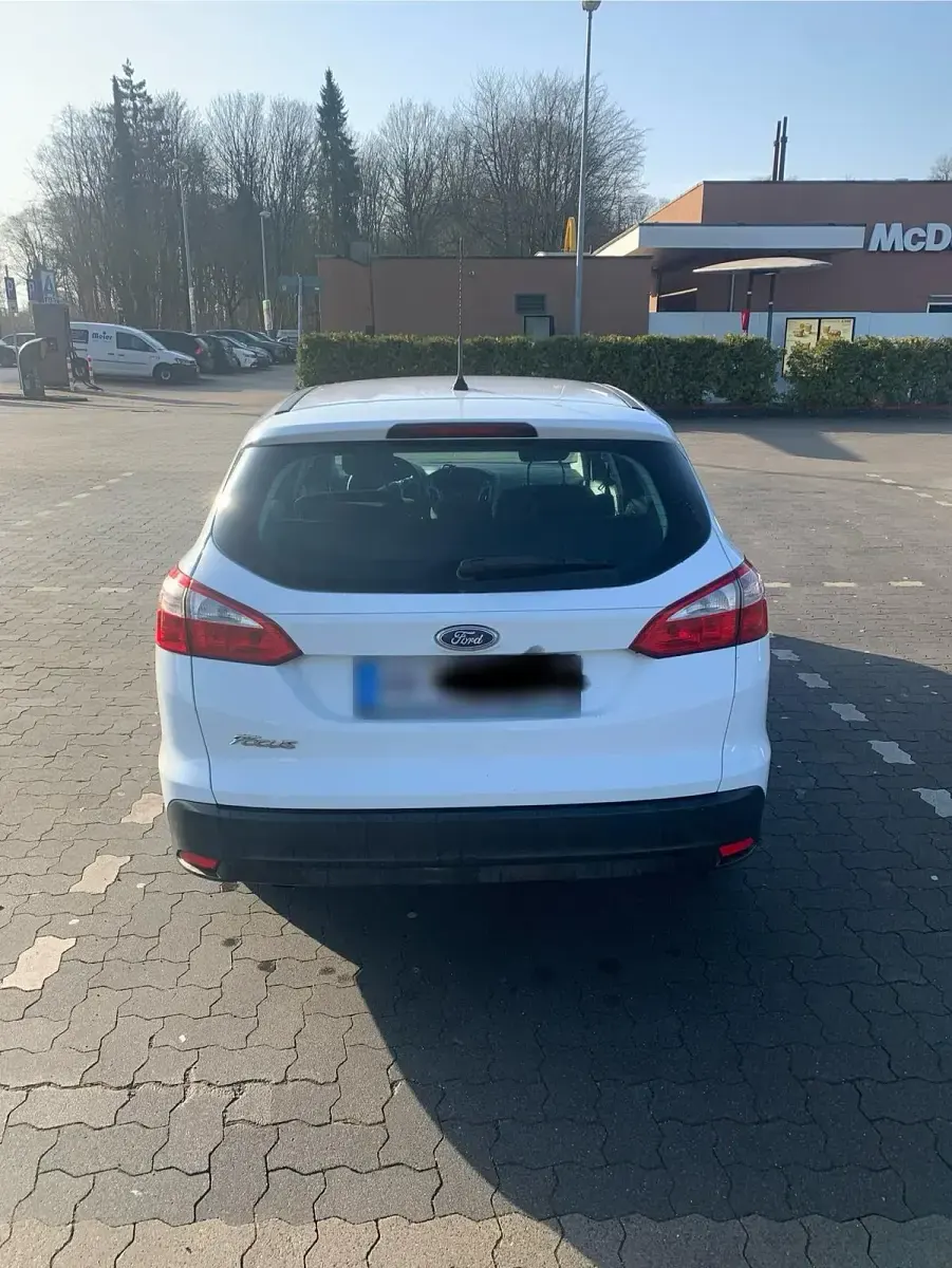 Usata Ford Focus 116 CV (85 kW) 2011 Bianco Station wagon