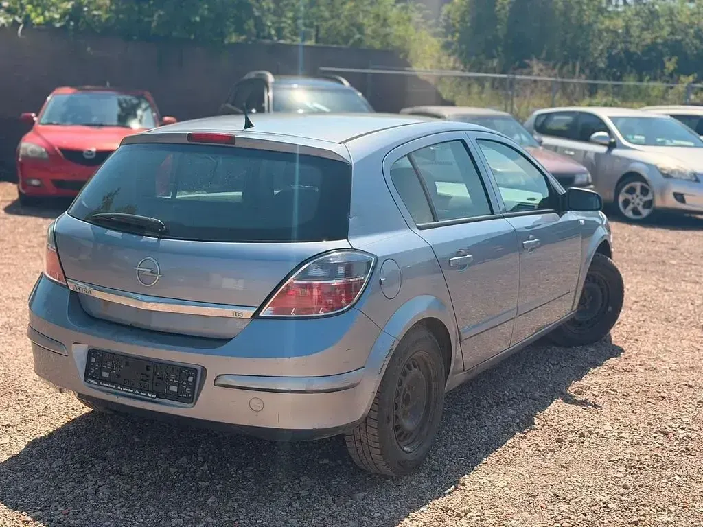 Gebraucht Opel Astra Edition 116 PS (85 kW) 2007 Silber Limousine