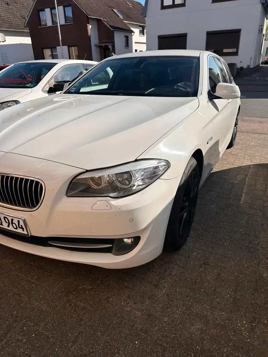 Gebraucht BMW 520 184 PS (135 kW) 2011 Weiß Kombi
