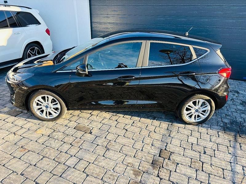 Gebraucht Ford Fiesta Titanium 125 PS (91 kW) 2023 Schwarz Limousine