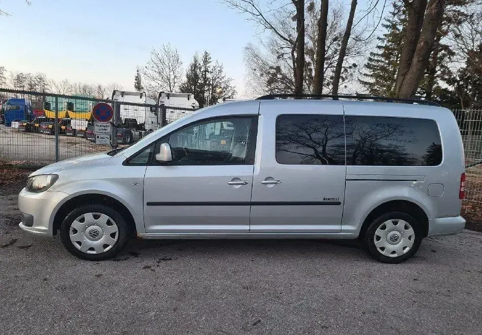 Gebraucht VW Caddy 102 PS (75 kW) 2011 Silber Van / Kleinbus
