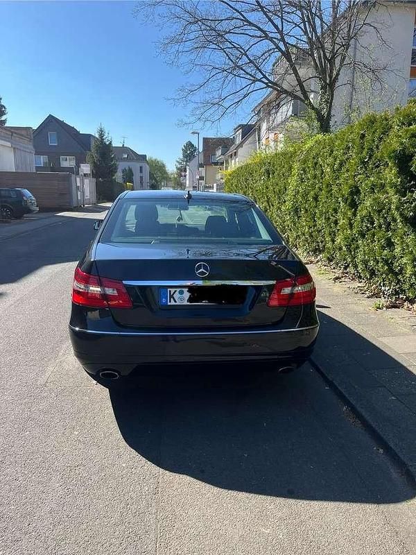 Gebraucht Mercedes E350 Avantgarde 292 PS (214 kW) 2009 Limousine