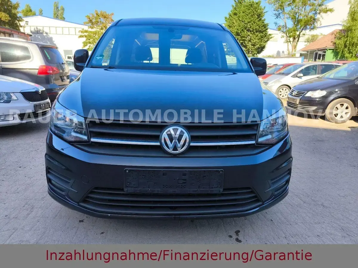 Używany VW Caddy Maxi 102 KM (75 kW) 2018 Czarny Minivan