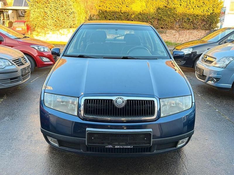 Blau Gebraucht 2002 Skoda Fabia Elegance Limousine | 2.000 € (Etwas zu teuer) - Bild 1/4