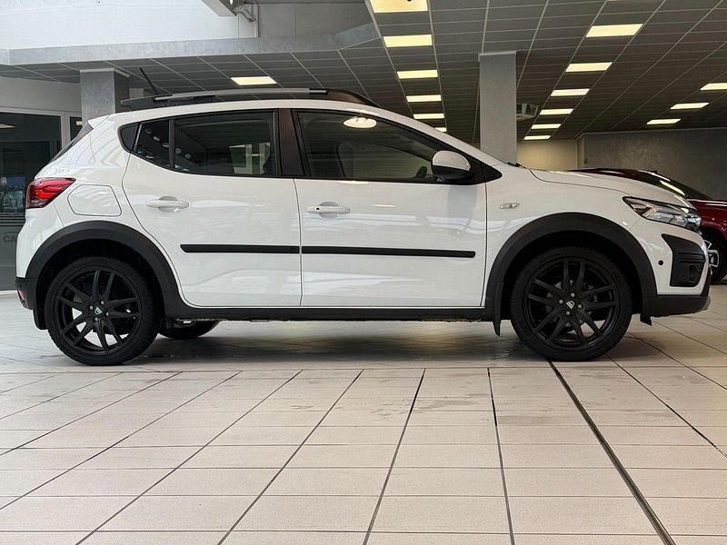 Gebraucht Dacia Sandero Comfort 91 PS (66 kW) 2021 Weiß Kleinwagen