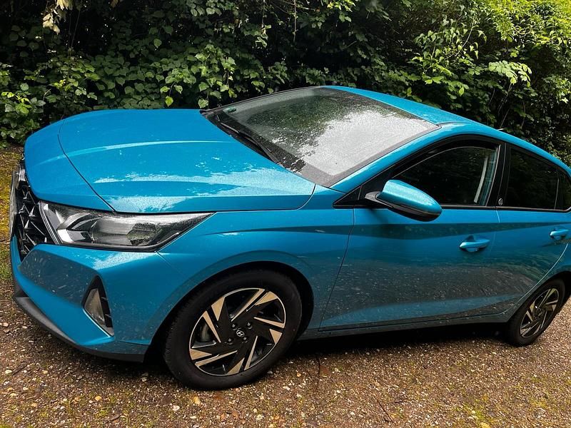 Blau Gebraucht 2022 Hyundai i20 Kleinwagen | 15.500 € (Fairer Preis) - Bild 1/4