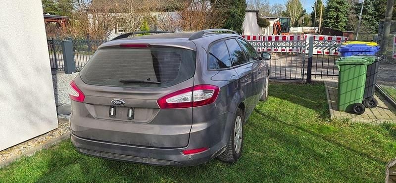 Gebraucht Ford Mondeo Trend 145 PS (106 kW) 2010 Braun Limousine