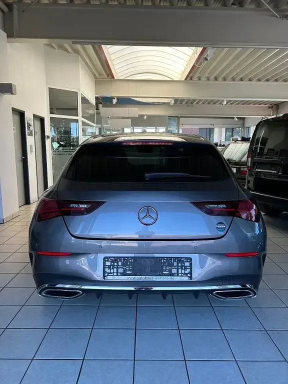 Gebraucht Mercedes CLA200 163 PS (119 kW) 2024 Grau Limousine