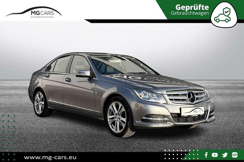 Palladiumsilber Gebraucht 2014 Mercedes C180 Limousine | 13.450 € (Guter Preis) - Bild 1/4