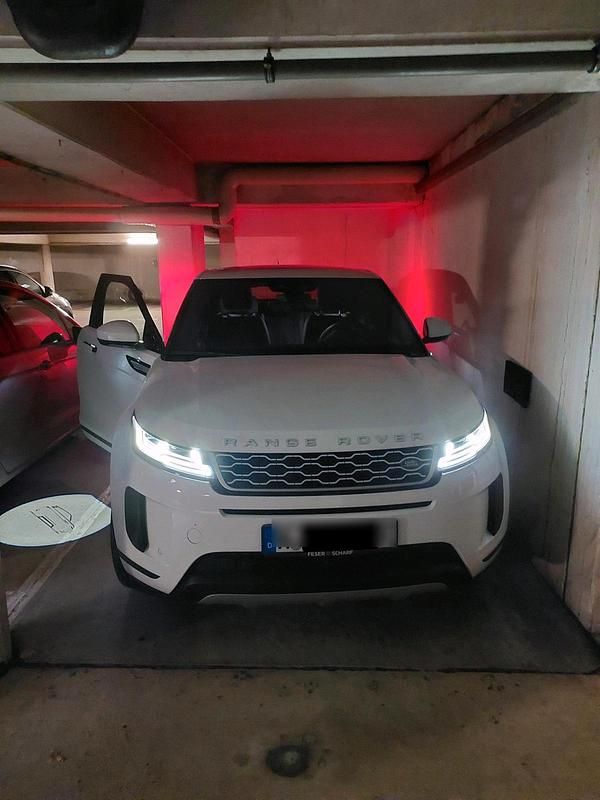 Weiß Gebraucht 2023 Land Rover Range Rover evoque SUV | 49.390 € - Bild 1/4