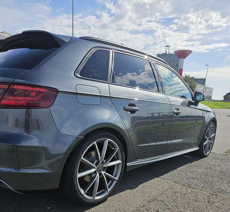 Gebraucht 2017 Audi A3 Sportback S-Line Kleinwagen | 22.900 € - Bild 1/4
