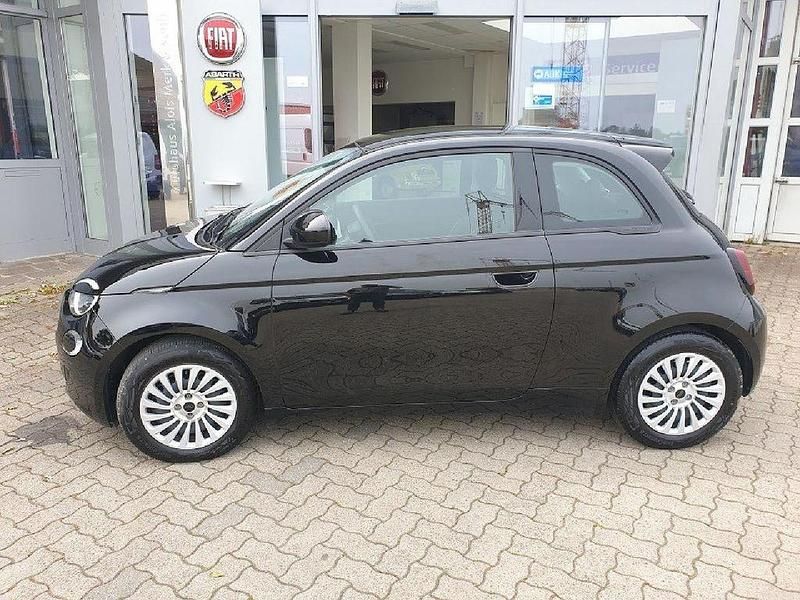 Gebraucht Fiat 500e Basis 86 kW (118 PS) 2023 Colore esterno (onyx schwarz) Limousine