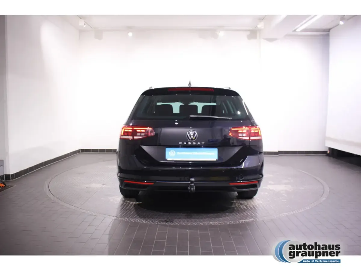 Gebraucht VW Passat Business 150 PS (110 kW) 2021 Schwarz / deep black (metallic) Kombi