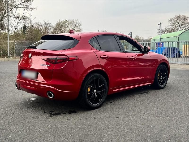 Gebraucht Alfa Romeo Stelvio 179 PS (131 kW) 2016 SUV