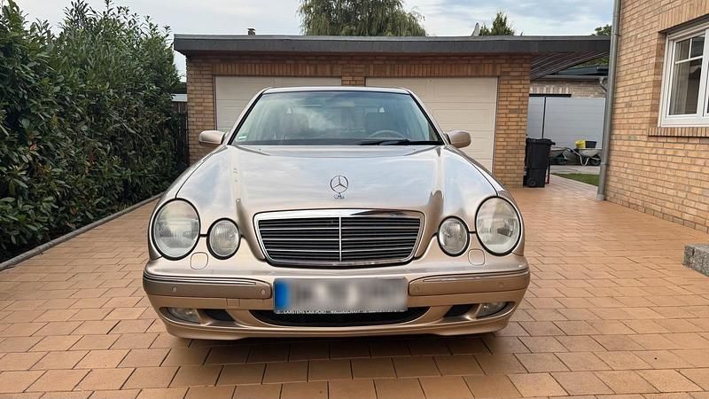 Gebraucht Mercedes E320 224 PS (164 kW) 1999 Beige Limousine
