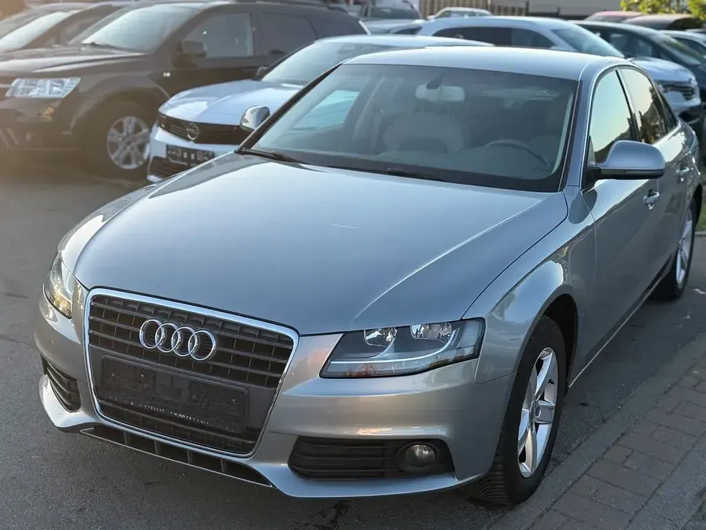 Gebraucht Audi A4 Attraction 179 PS (131 kW) 2009 Grau Limousine