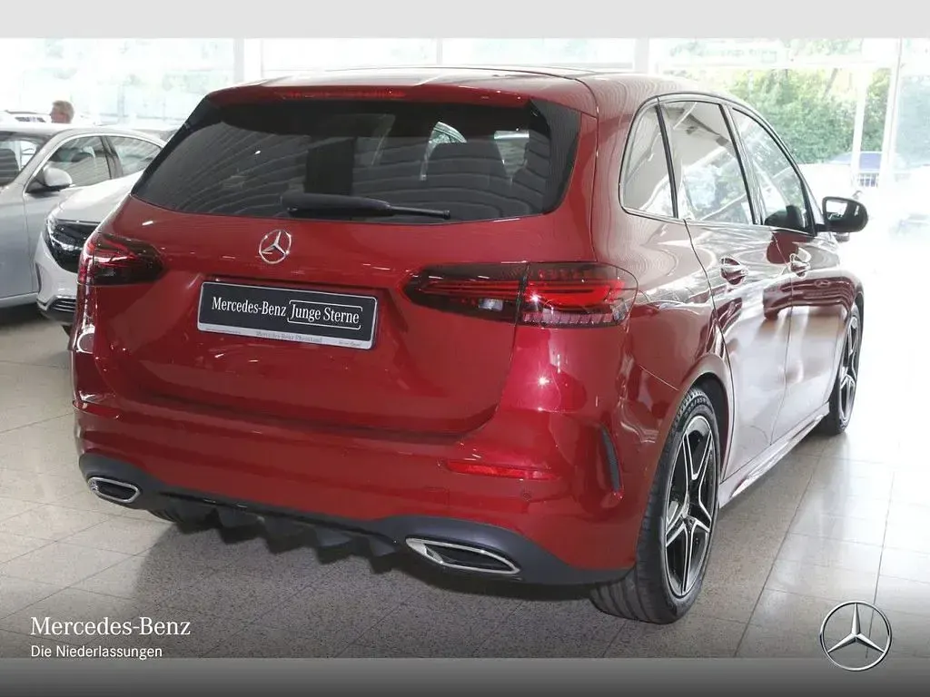 Gebraucht Mercedes B250 AMG 224 PS (164 kW) 2025 Rot Kleinwagen