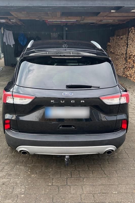 Gebraucht Ford Kuga Titanium 120 PS (88 kW) 2020 Schwarz SUV