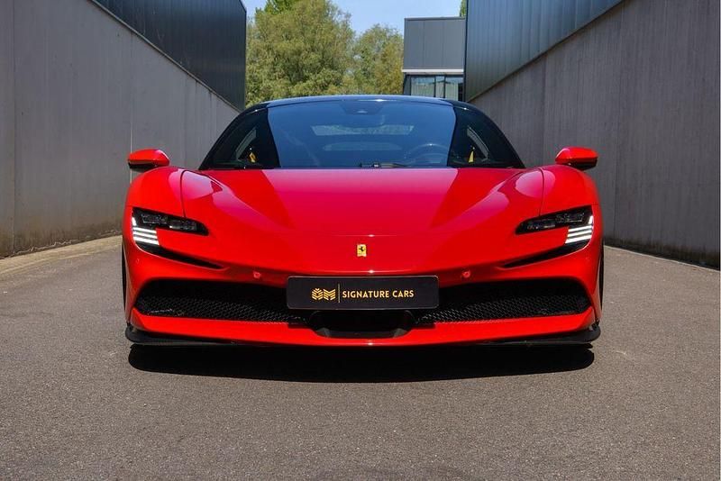 Gebraucht Ferrari SF90 2022 Rot