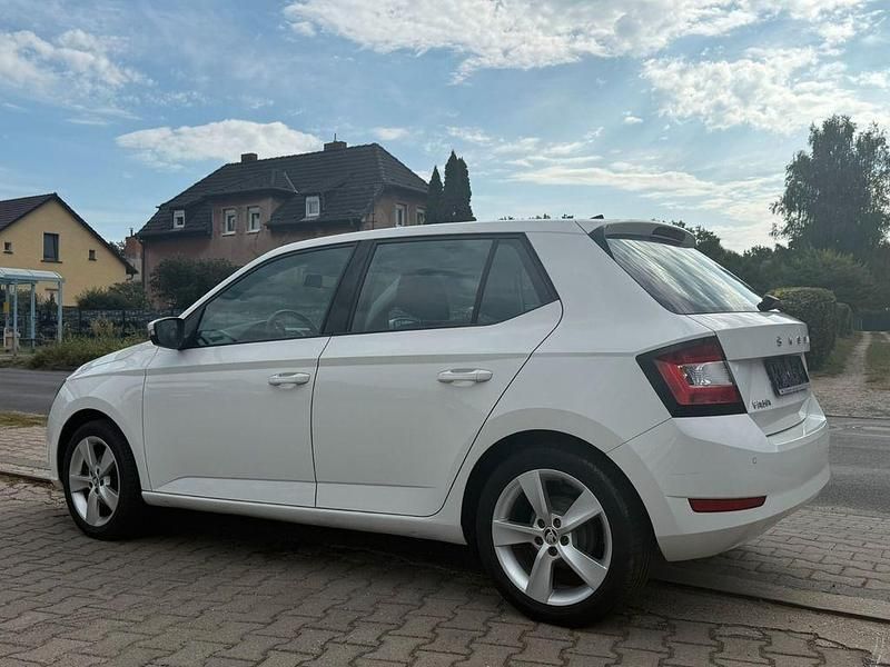 Gebraucht Skoda Fabia 60 PS (44 kW) 2021 Weiß Kleinwagen